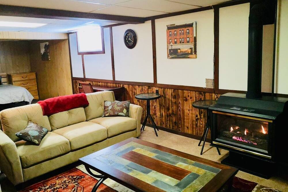 Photo of Livingroom in Bayridge West