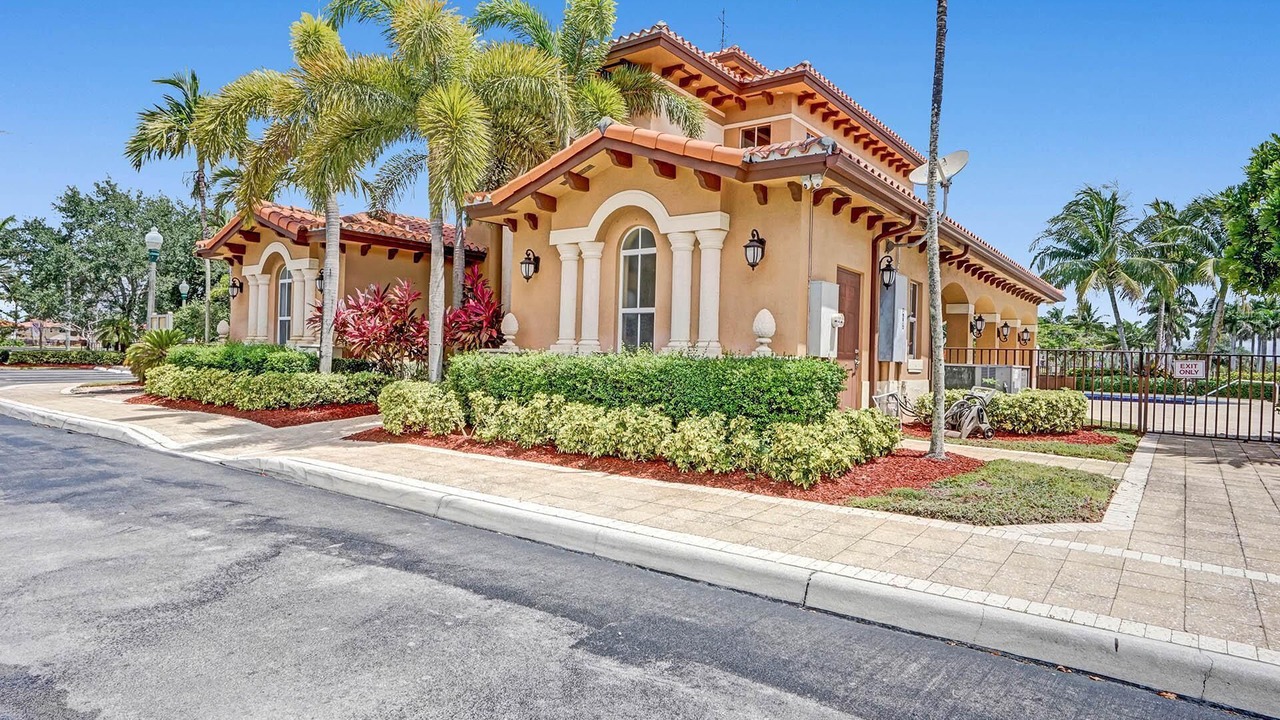 Photo of Outdoor in Tamiami