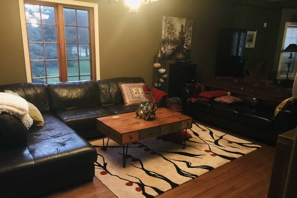 Photo of Livingroom in Thornton