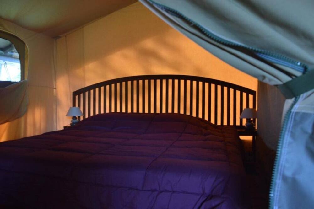 Photo of Bedroom in Lezan