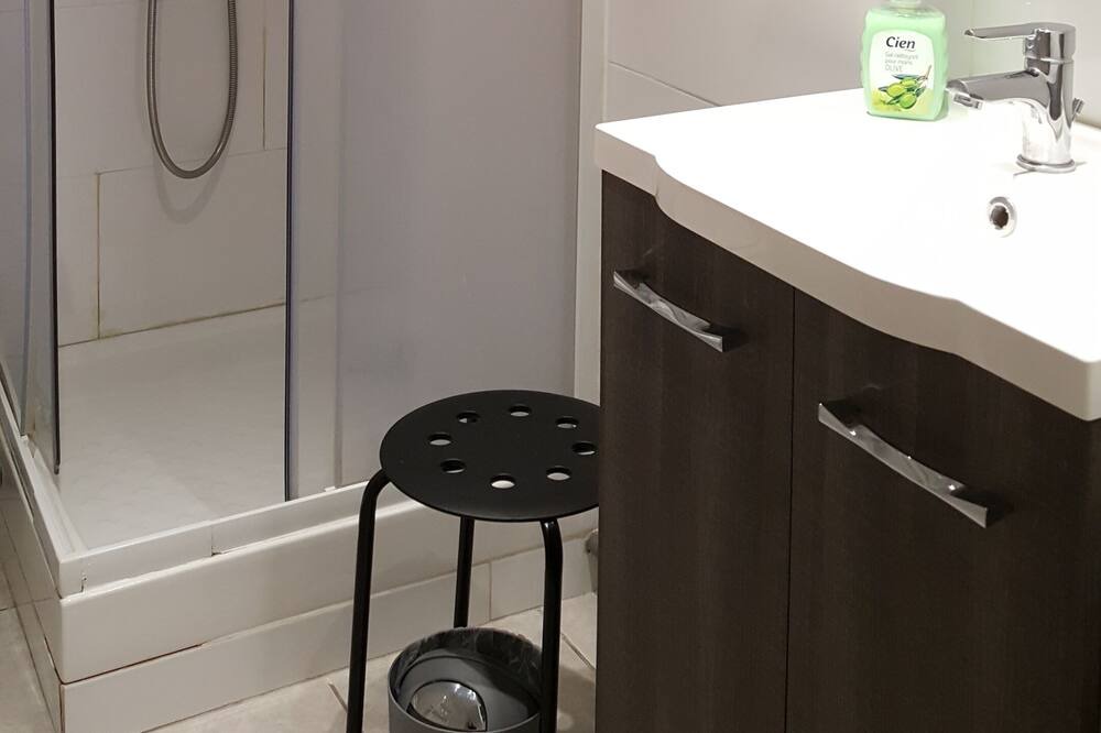 Photo of Bathroom in Etiolles