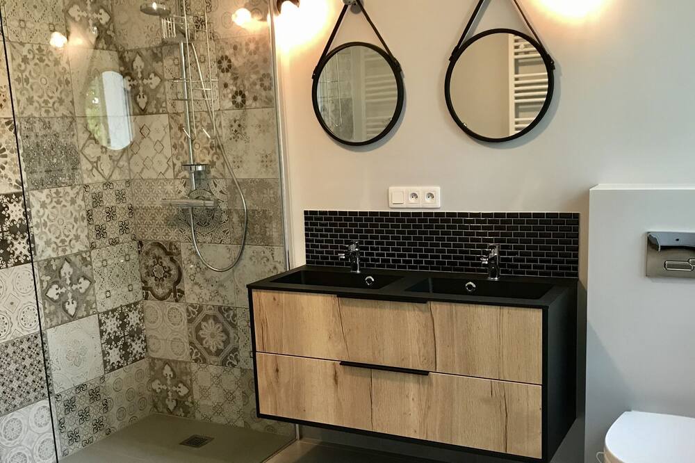 Photo of Bathroom in Paulhiac