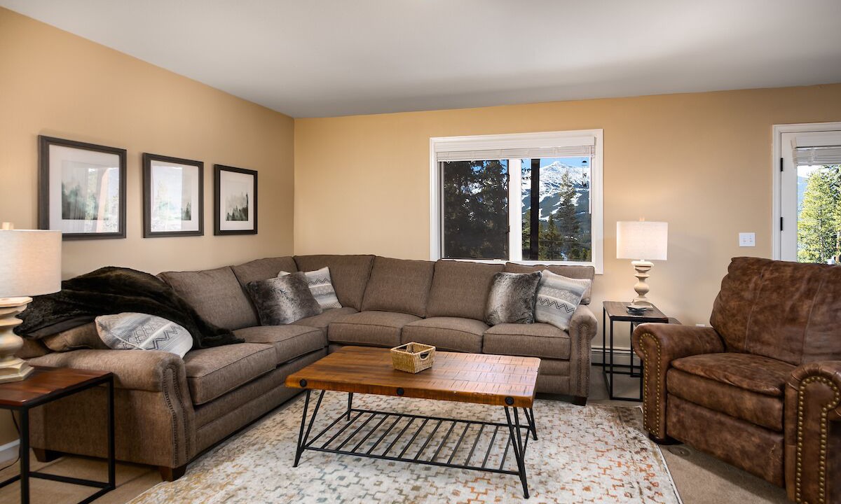Photo of Livingroom in Forest Hills