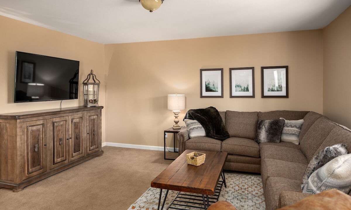 Photo of Livingroom in Forest Hills