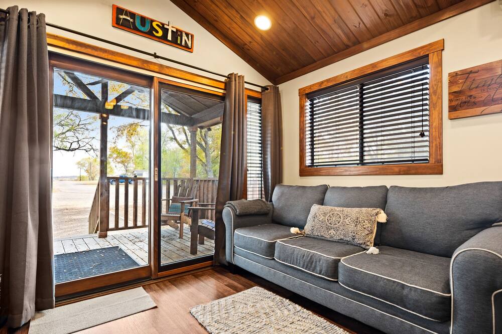 Photo of Livingroom in Staples