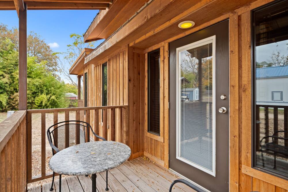 Photo of Patio Balcony in Staples
