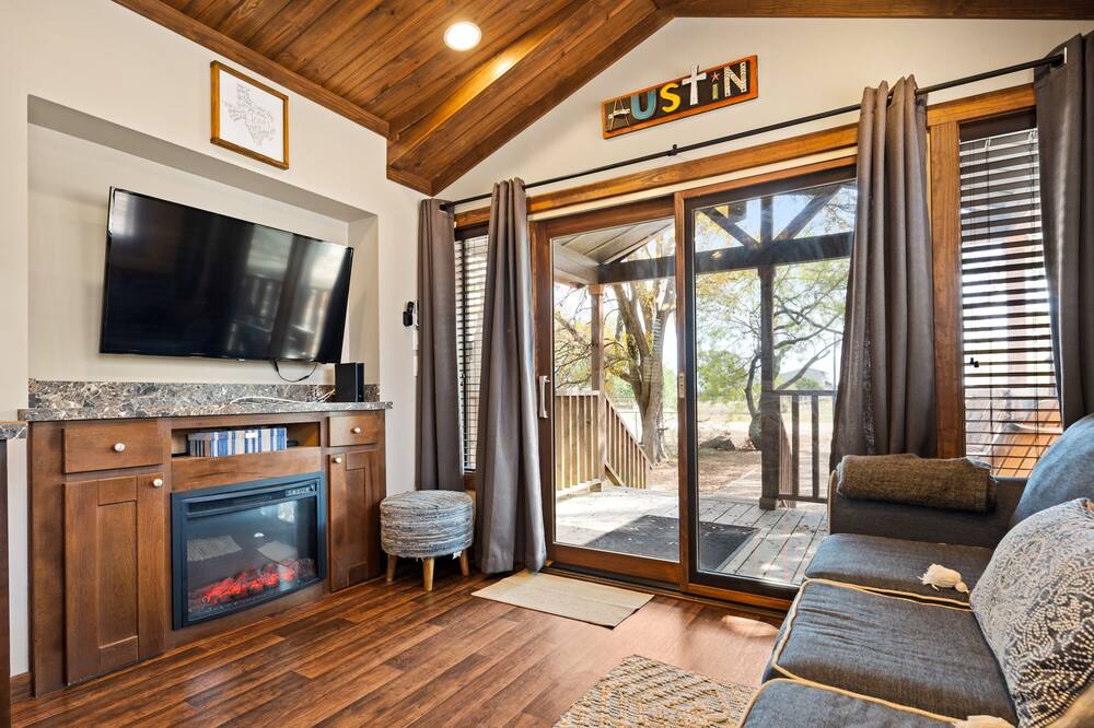 Photo of Livingroom in Staples