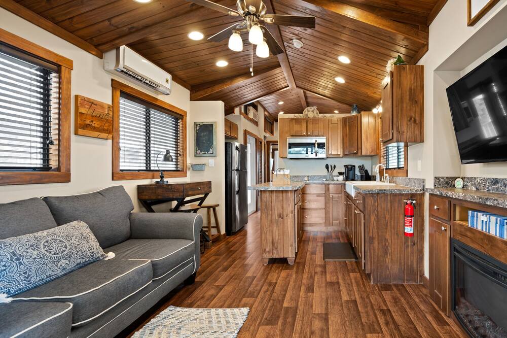 Photo of Livingroom in Staples