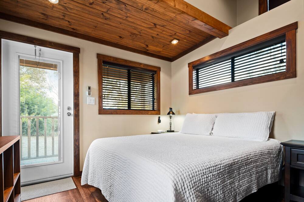 Photo of Bedroom in Staples