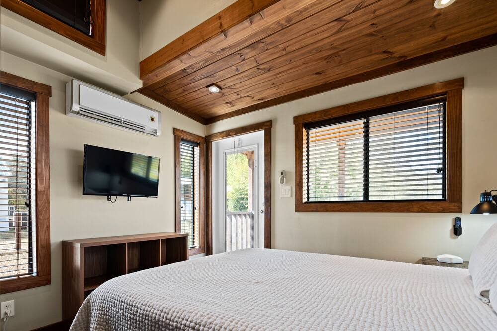 Photo of Bedroom in Staples