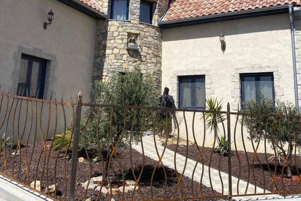 Photo of Outdoor in Saint-Hilaire-de-Brethmas