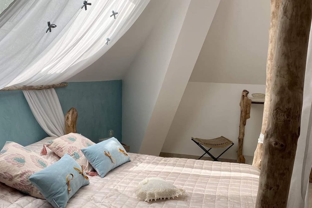 Photo of Bedroom in Saint-Hilaire-de-Brethmas