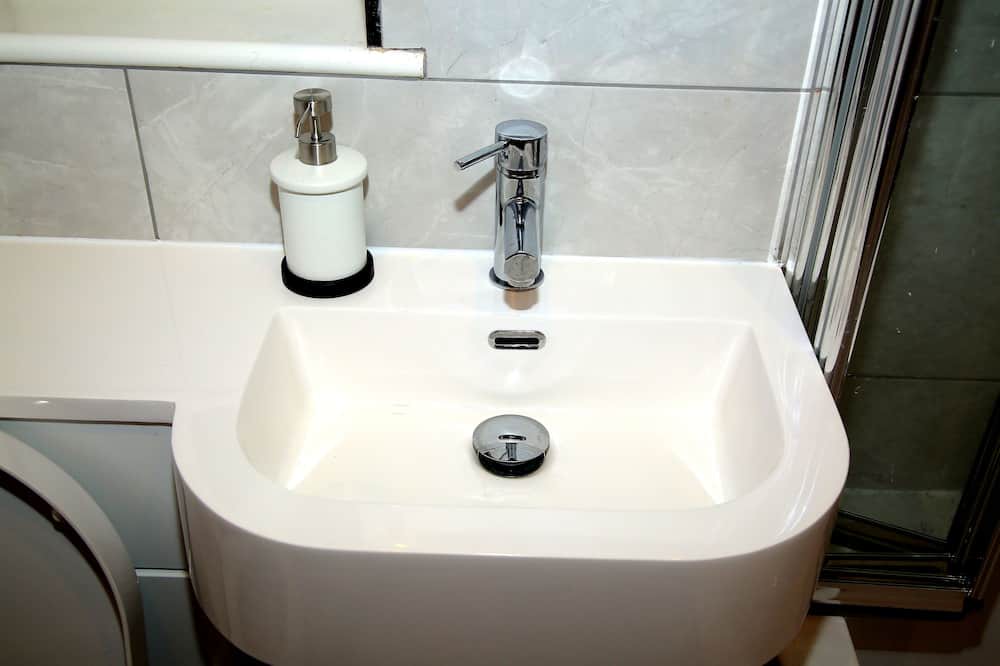 Photo of Bathroom in Mayesbrook