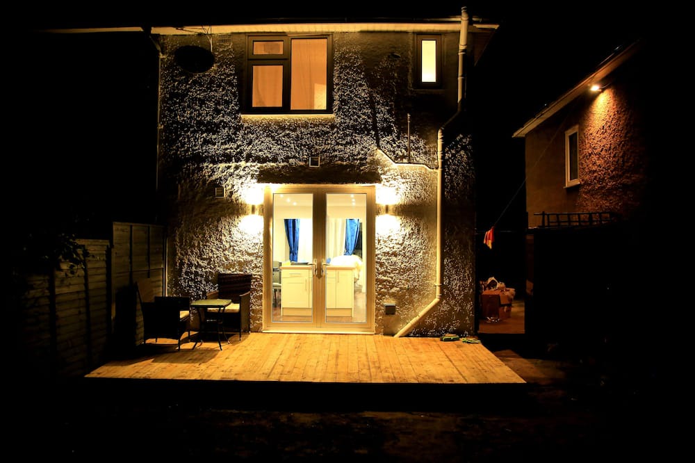 Photo of Outdoor in Mayesbrook