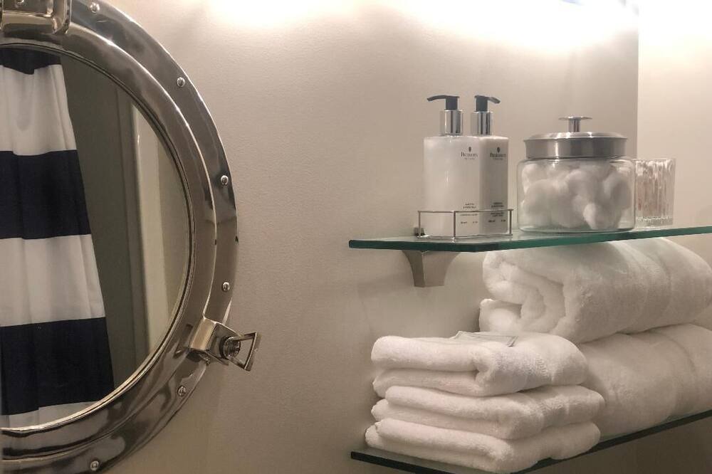 Photo of Bathroom in Mews Village