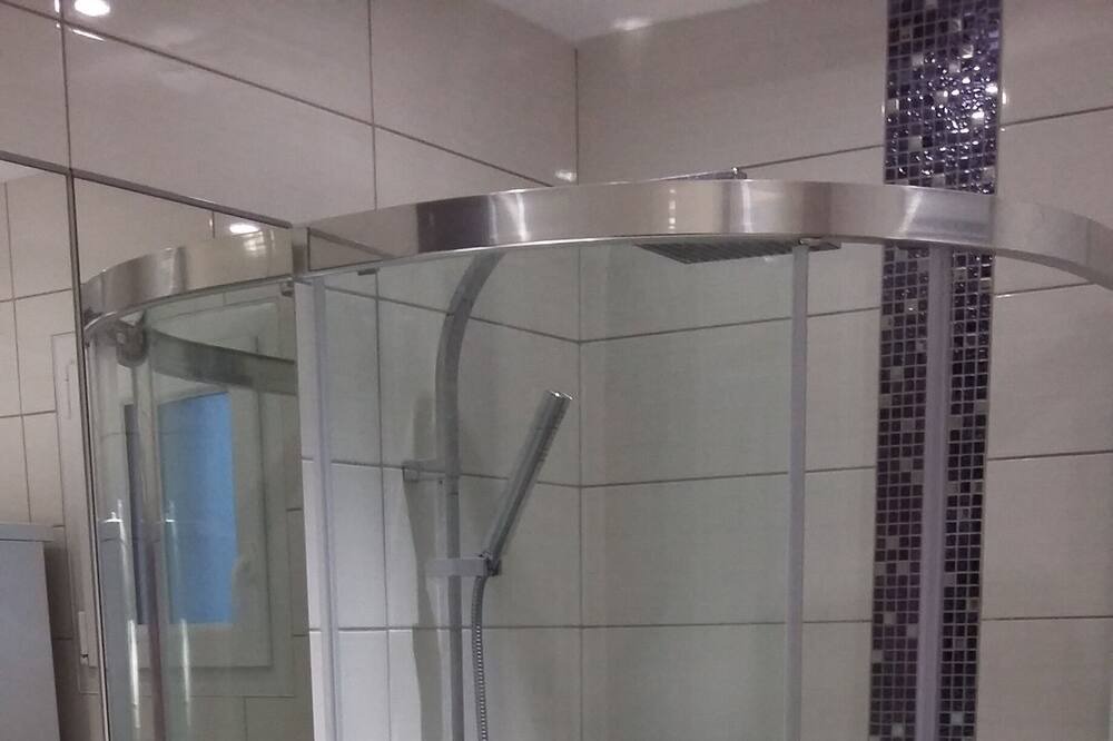 Photo of Bathroom in Sainte-Eulalie-en-Born
