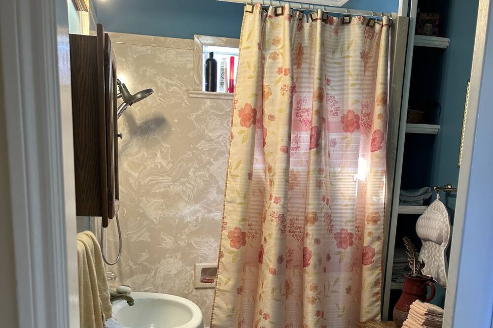 Photo of Bathroom in Central San Mateo