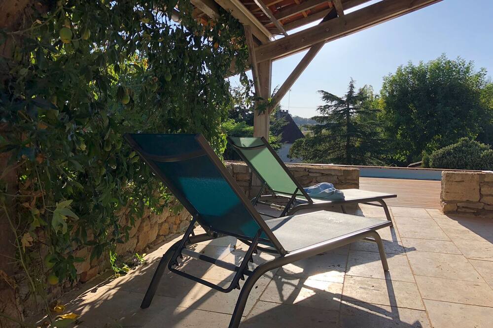 Photo of Patio Balcony in Thegra