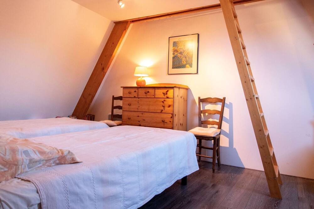 Photo of Others in Thegra