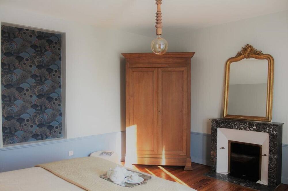 Photo of Bedroom in Cumieres