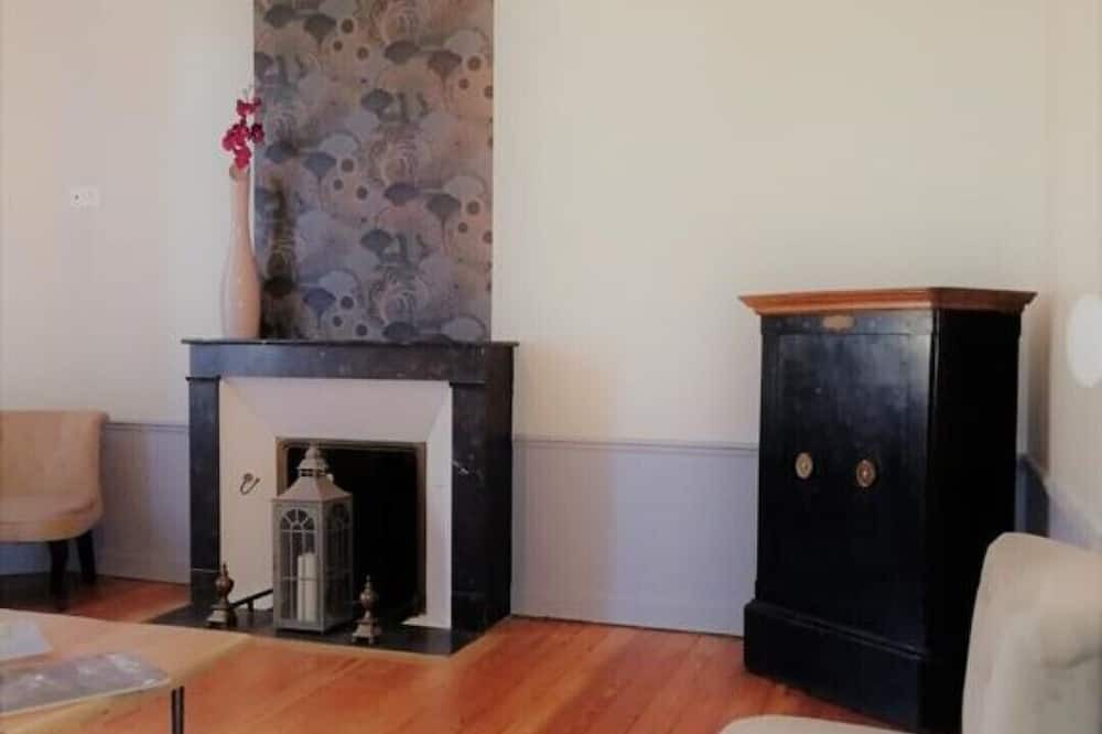 Photo of Livingroom in Cumieres