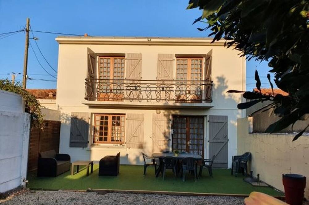 Photo of Patio Balcony in LʼAiguillon-sur-Mer