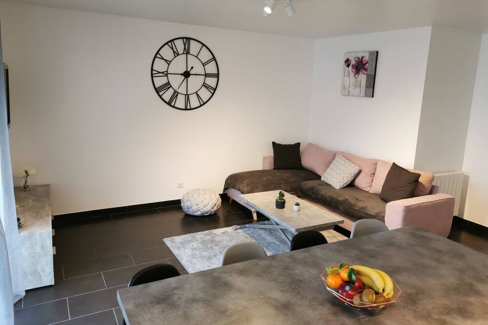 Photo of Livingroom in Sainte Marie - Saint Leon
