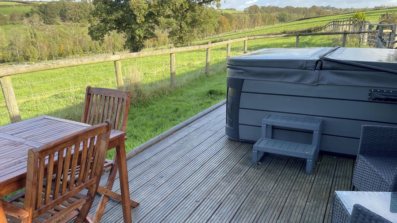 Photo of Outdoor in Broadwoodkelly