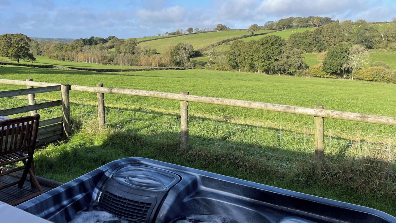 Photo of Outdoor in Broadwoodkelly