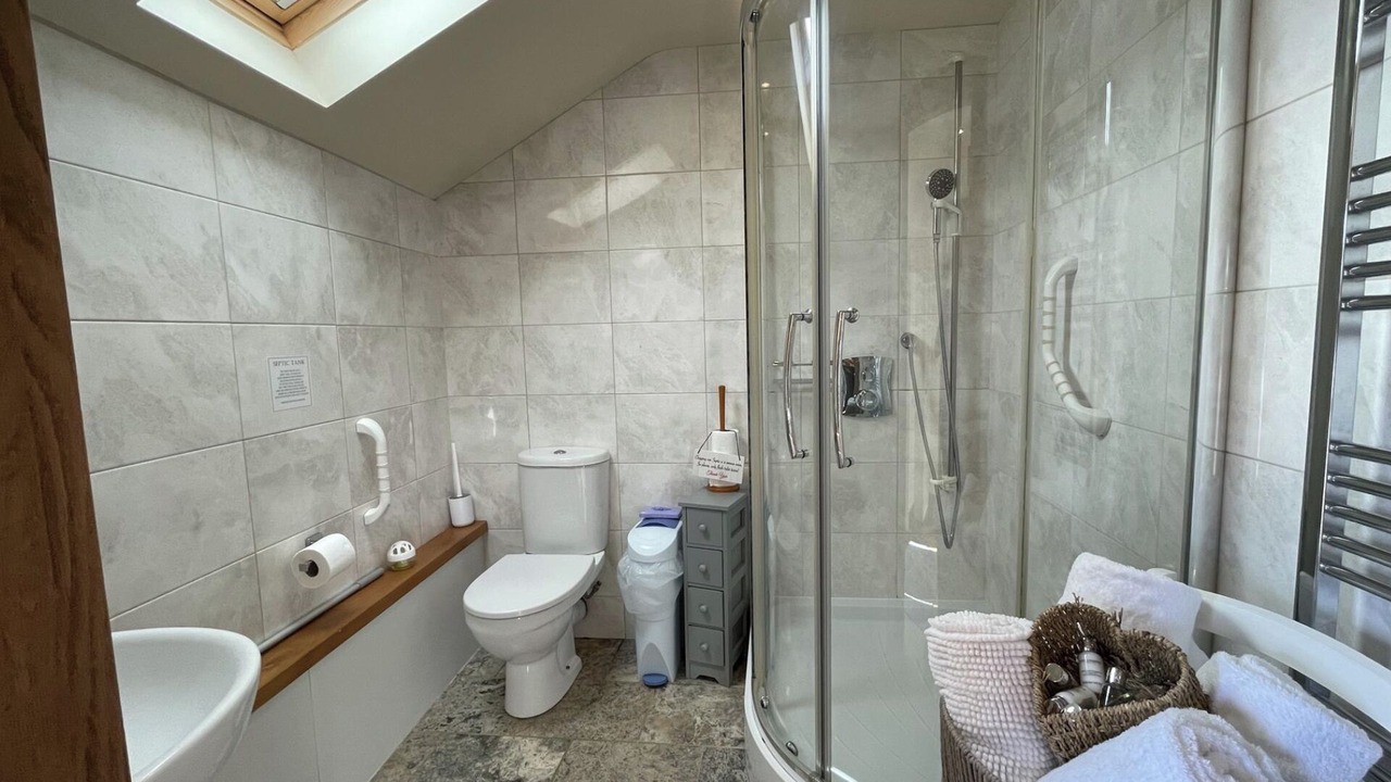 Photo of Others in Broadwoodkelly