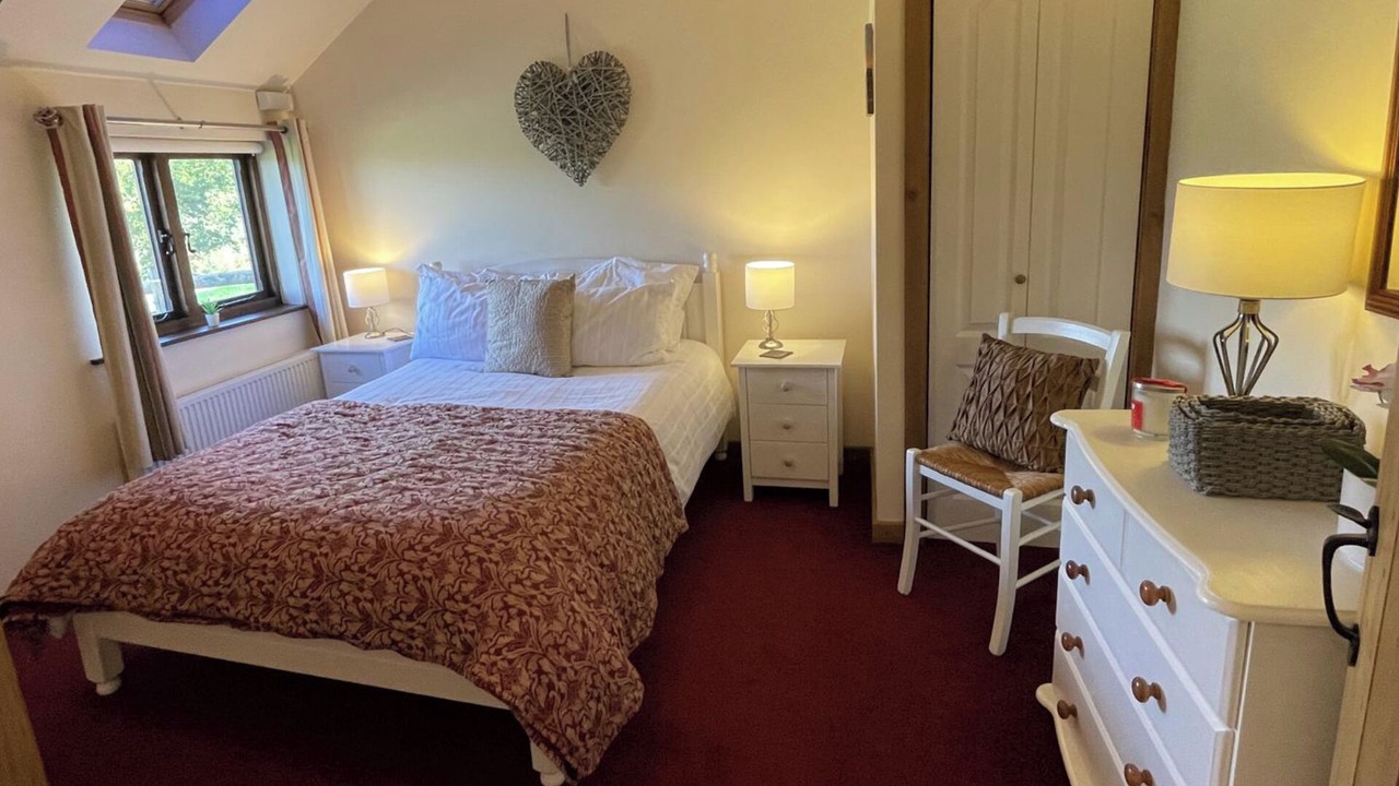 Photo of Others in Broadwoodkelly