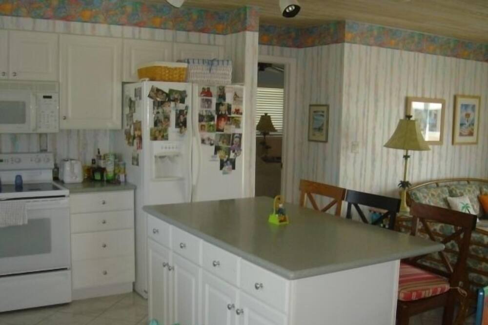 Photo of Kitchen in Summerland Key