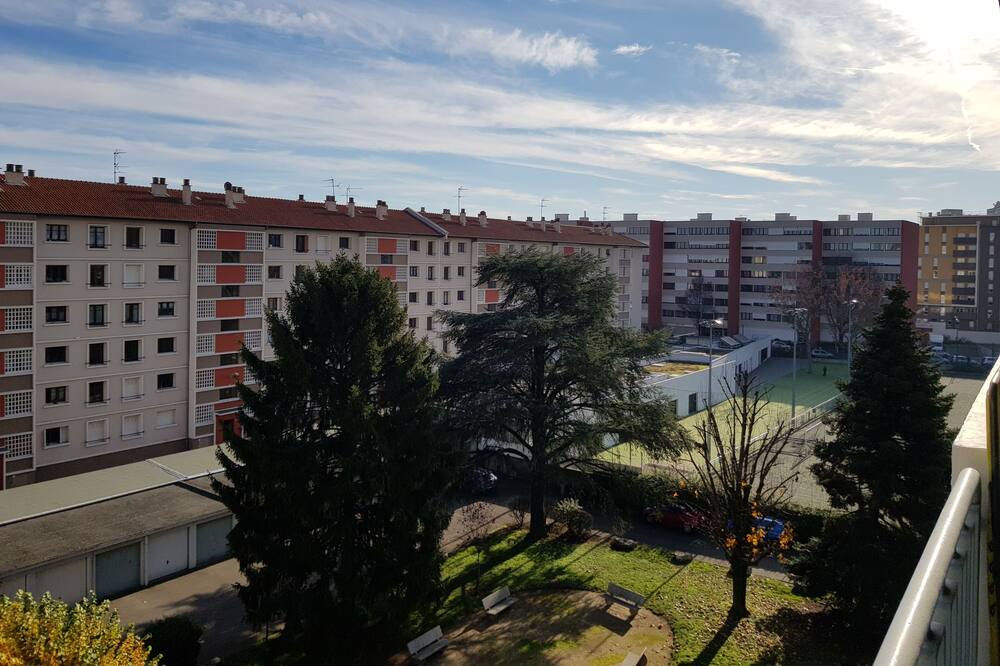 Photo of Others in Zola - Pressense