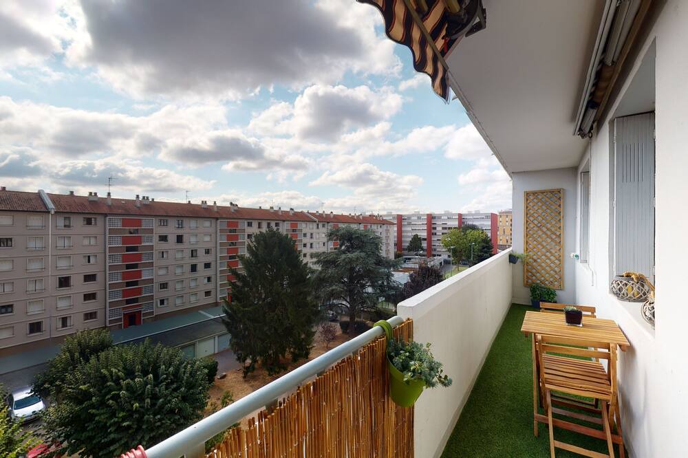 Photo of Patio Balcony in Zola - Pressense