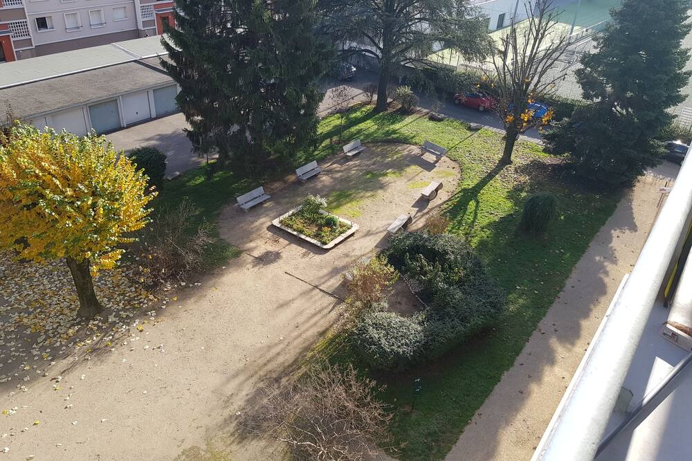 Photo of Outdoor in Zola - Pressense