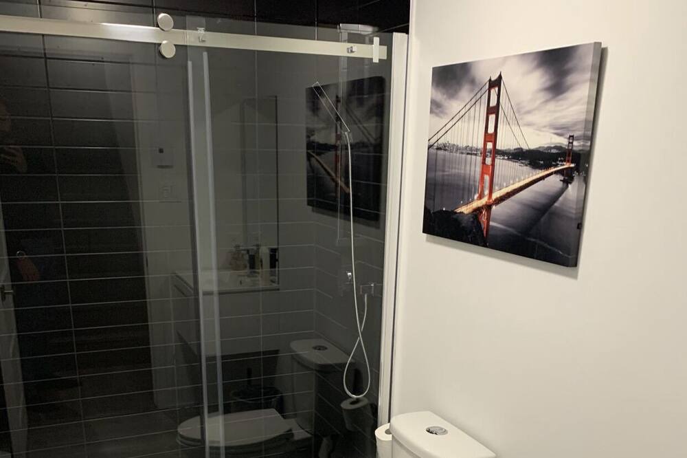 Photo of Bathroom in Saint-Hubert