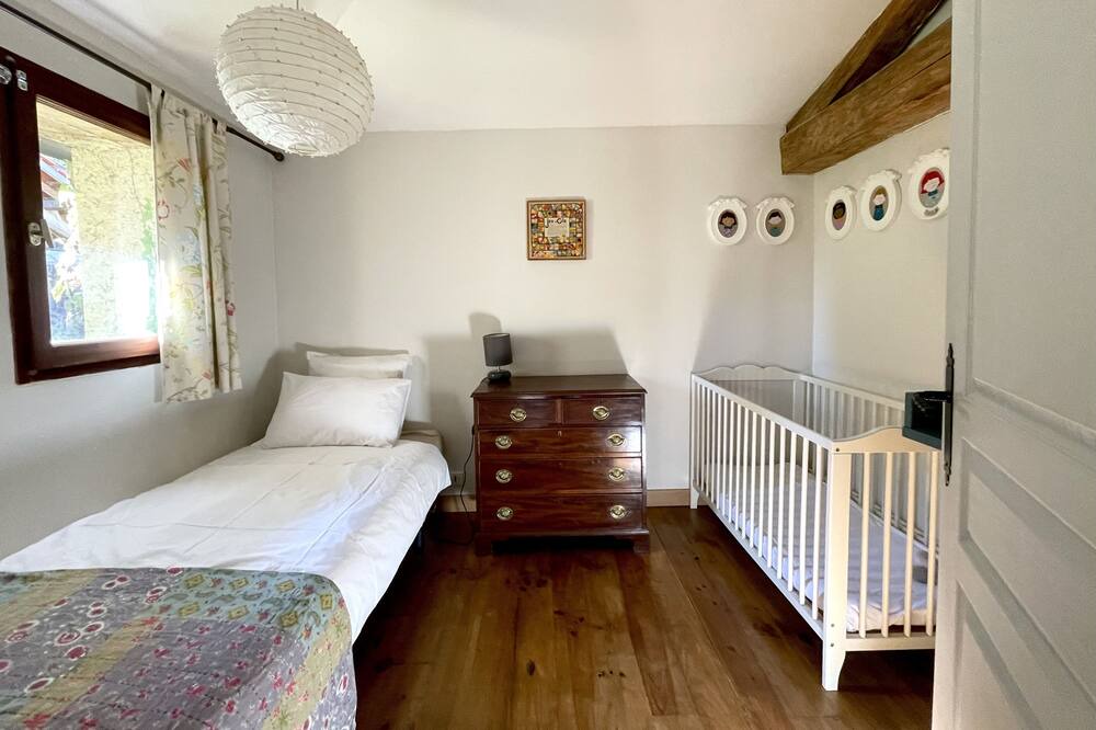 Photo of Bedroom in LIsle-en-Dodon