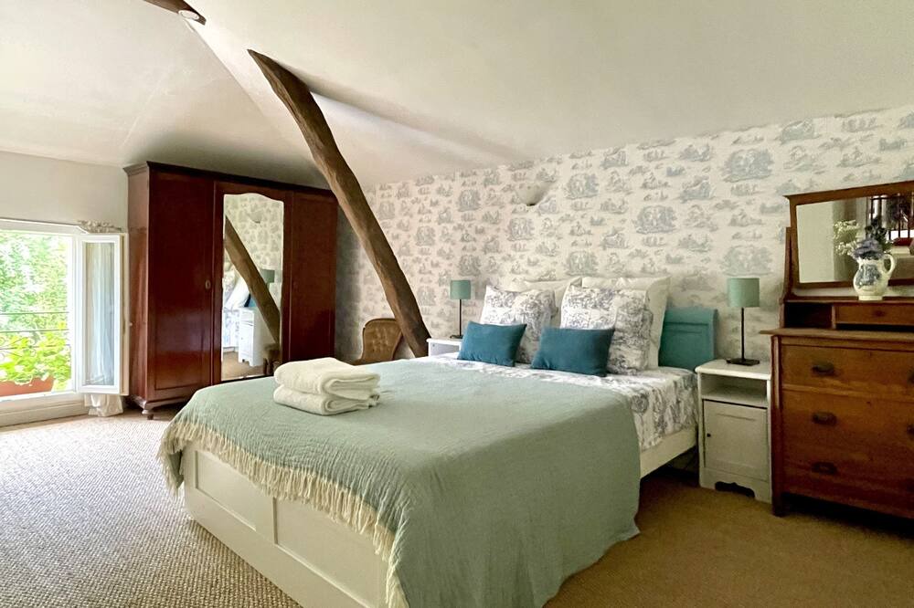 Photo of Bedroom in LIsle-en-Dodon
