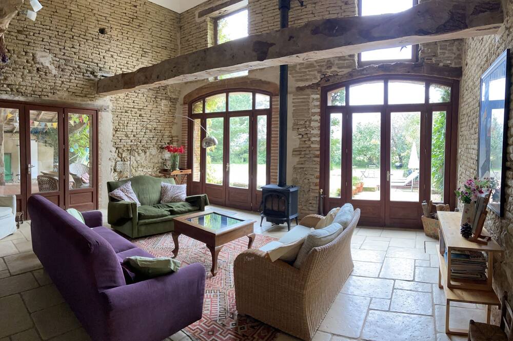 Photo of Livingroom in LIsle-en-Dodon