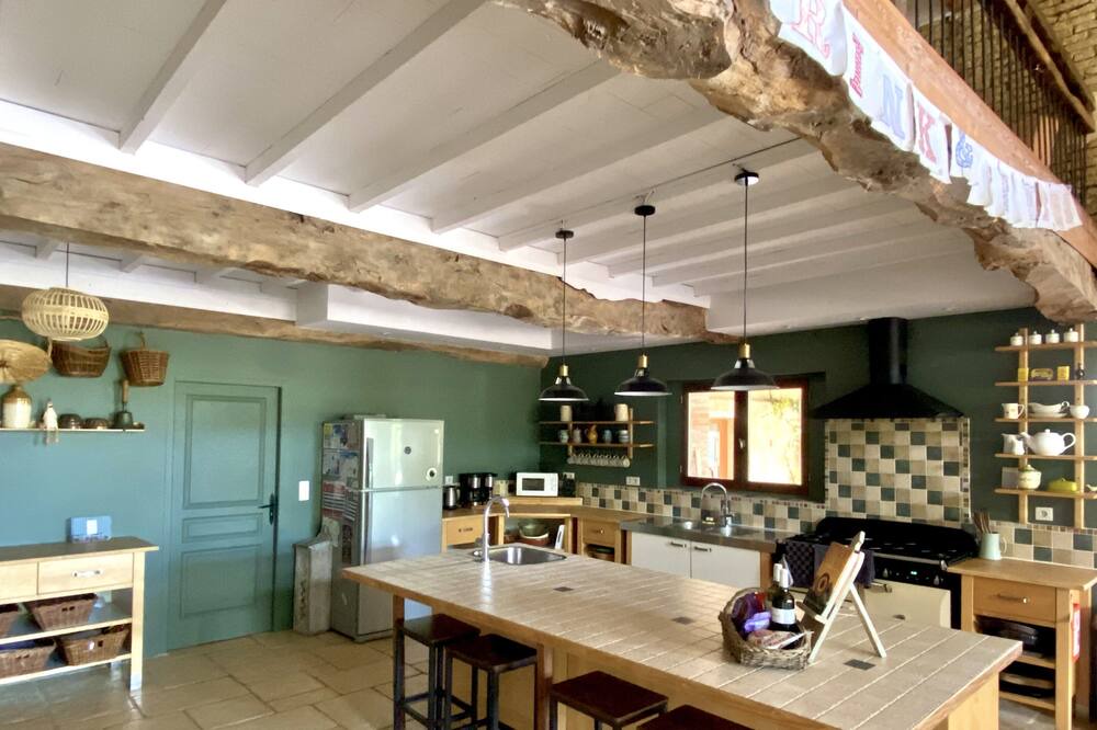 Photo of Kitchen in LIsle-en-Dodon