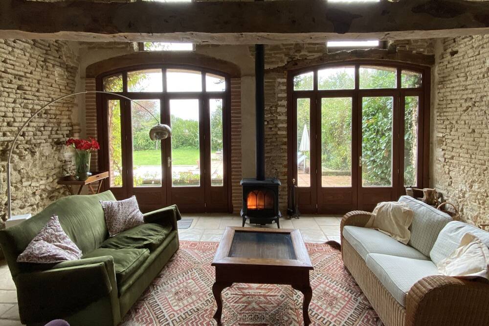 Photo of Livingroom in LIsle-en-Dodon