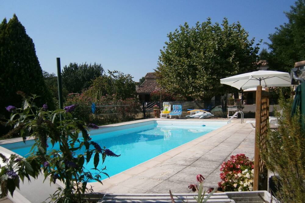 Photo of Outdoor in Rousson