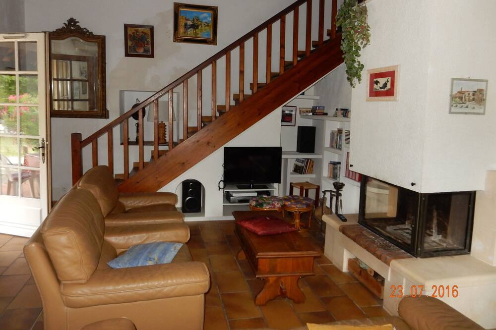 Photo of Livingroom in Rousson
