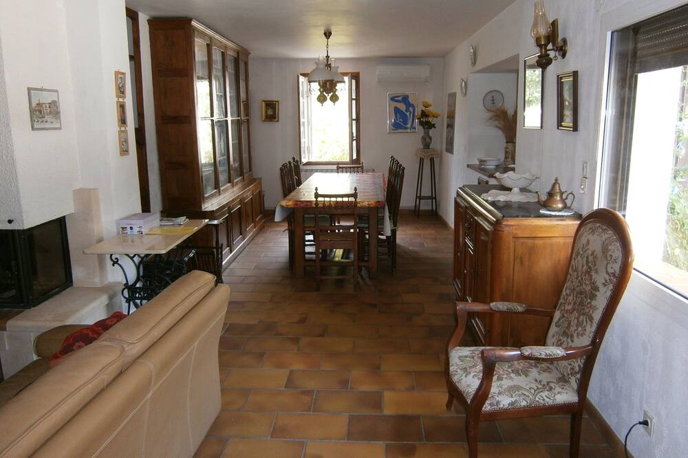 Photo of Livingroom in Rousson