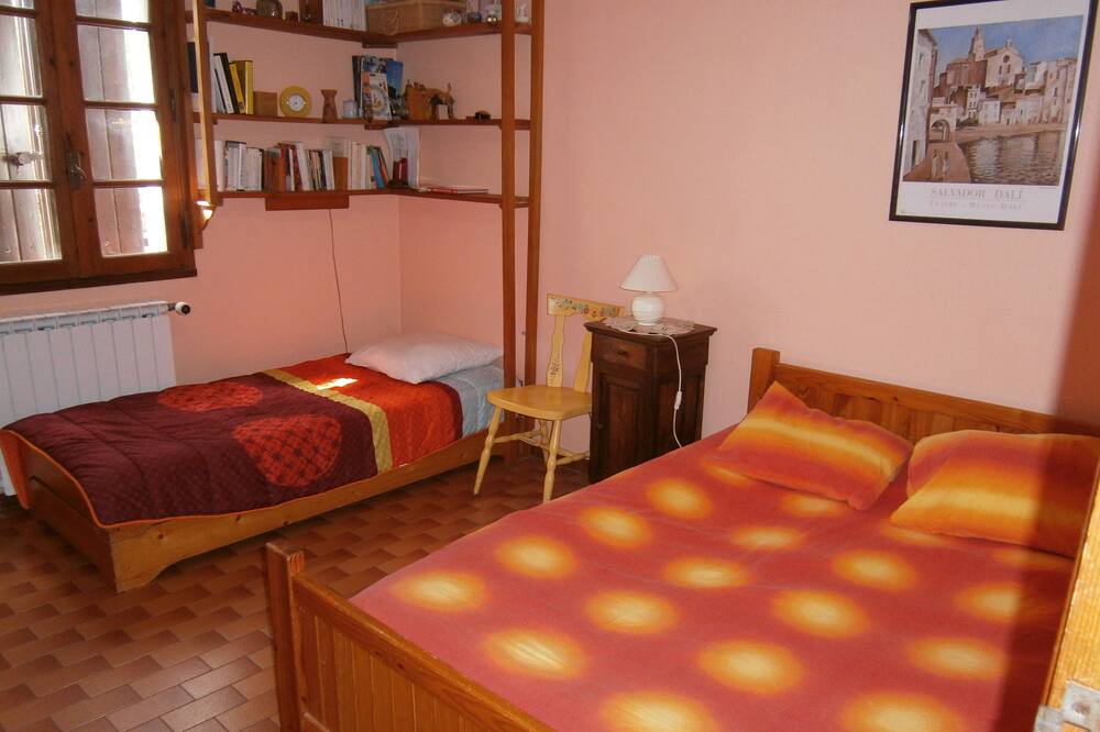 Photo of Bedroom in Rousson