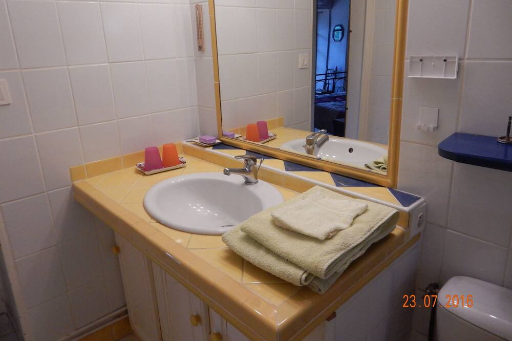 Photo of Bathroom in Rousson
