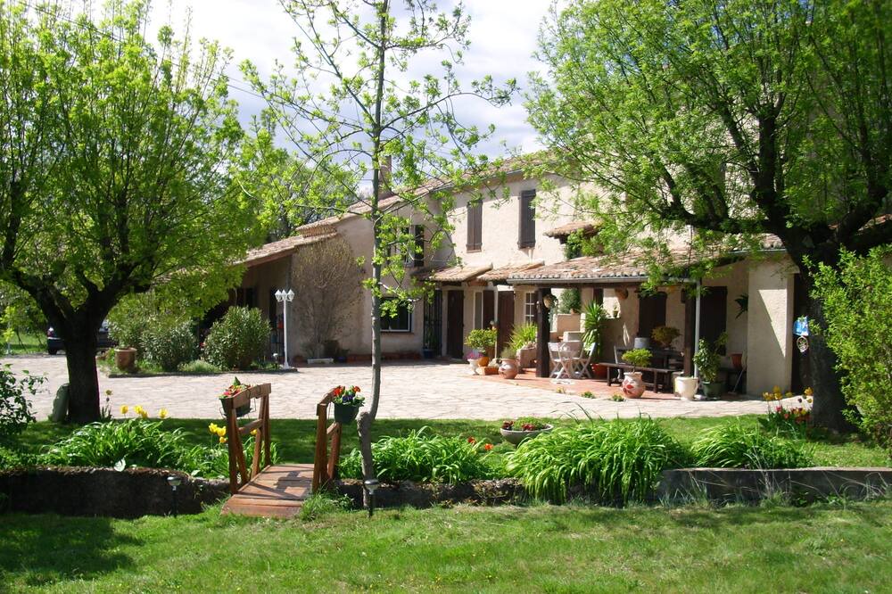 Photo of Outdoor in Rousson
