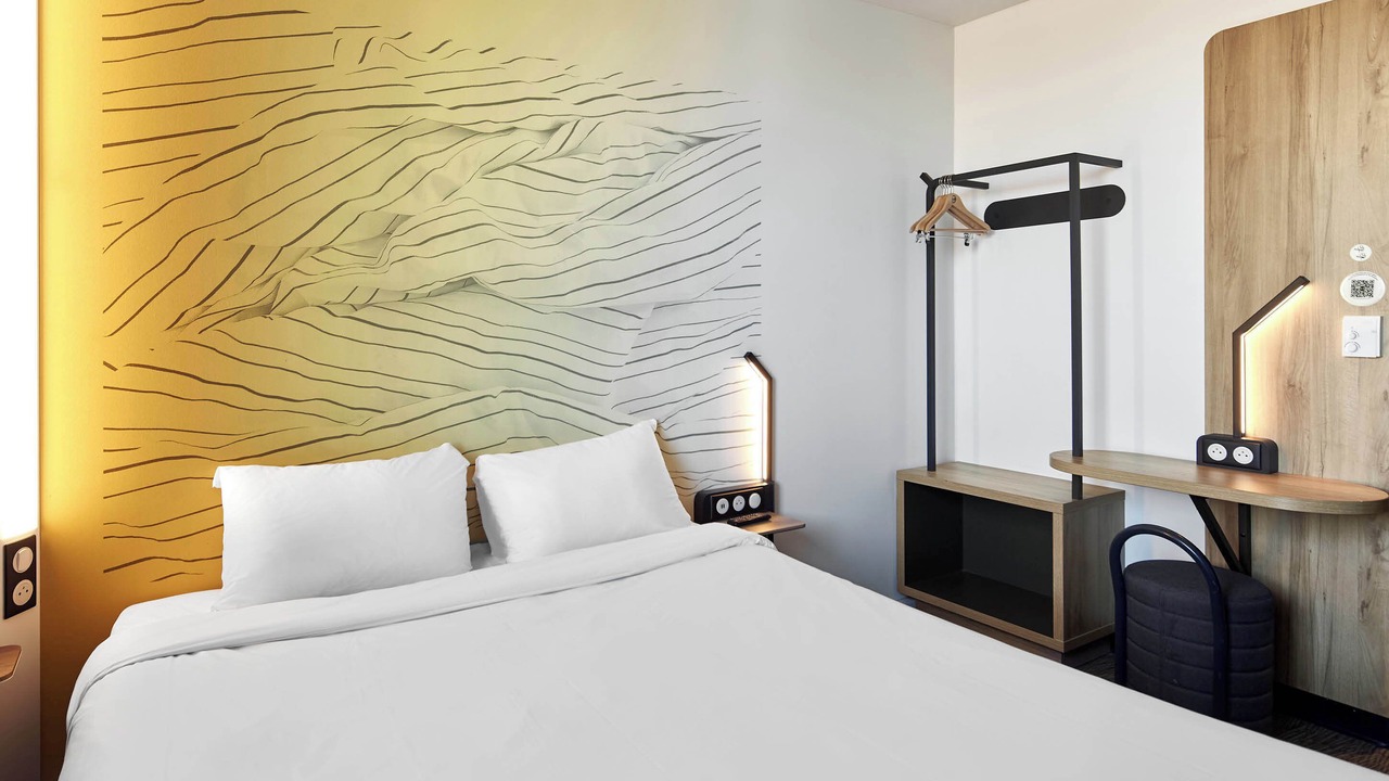 Photo of Bedroom in Saint-Denis