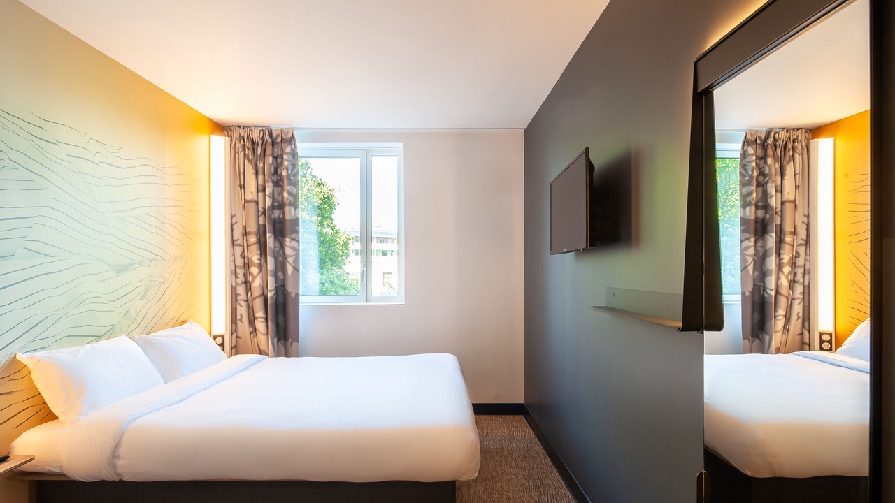 Photo of Bedroom in Saint-Denis