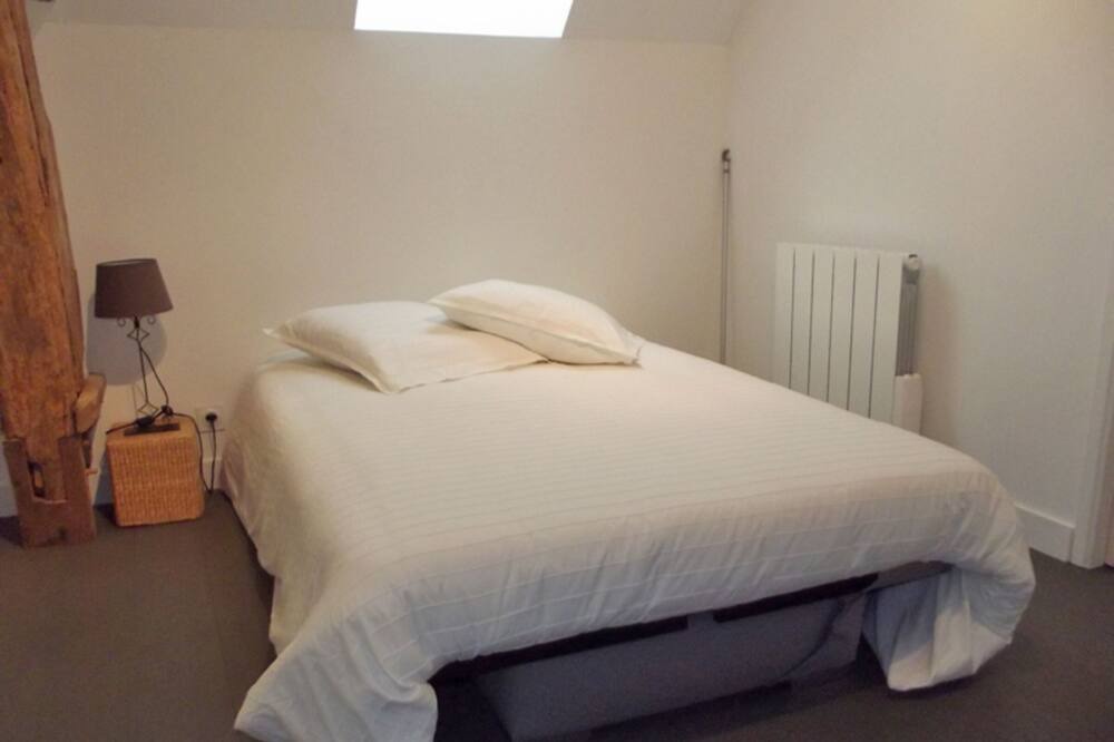 Photo of Bedroom in Canouville